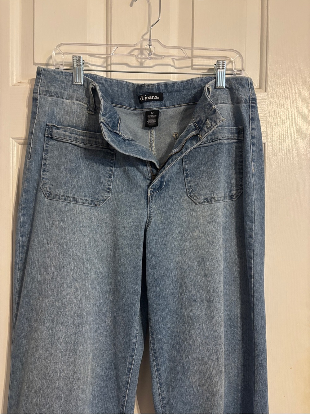 d. jeans Women's Light Blue Straight Leg Jeans